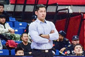 直播吧：北控与张庆鹏合同为期两年 第一年目标进入前八